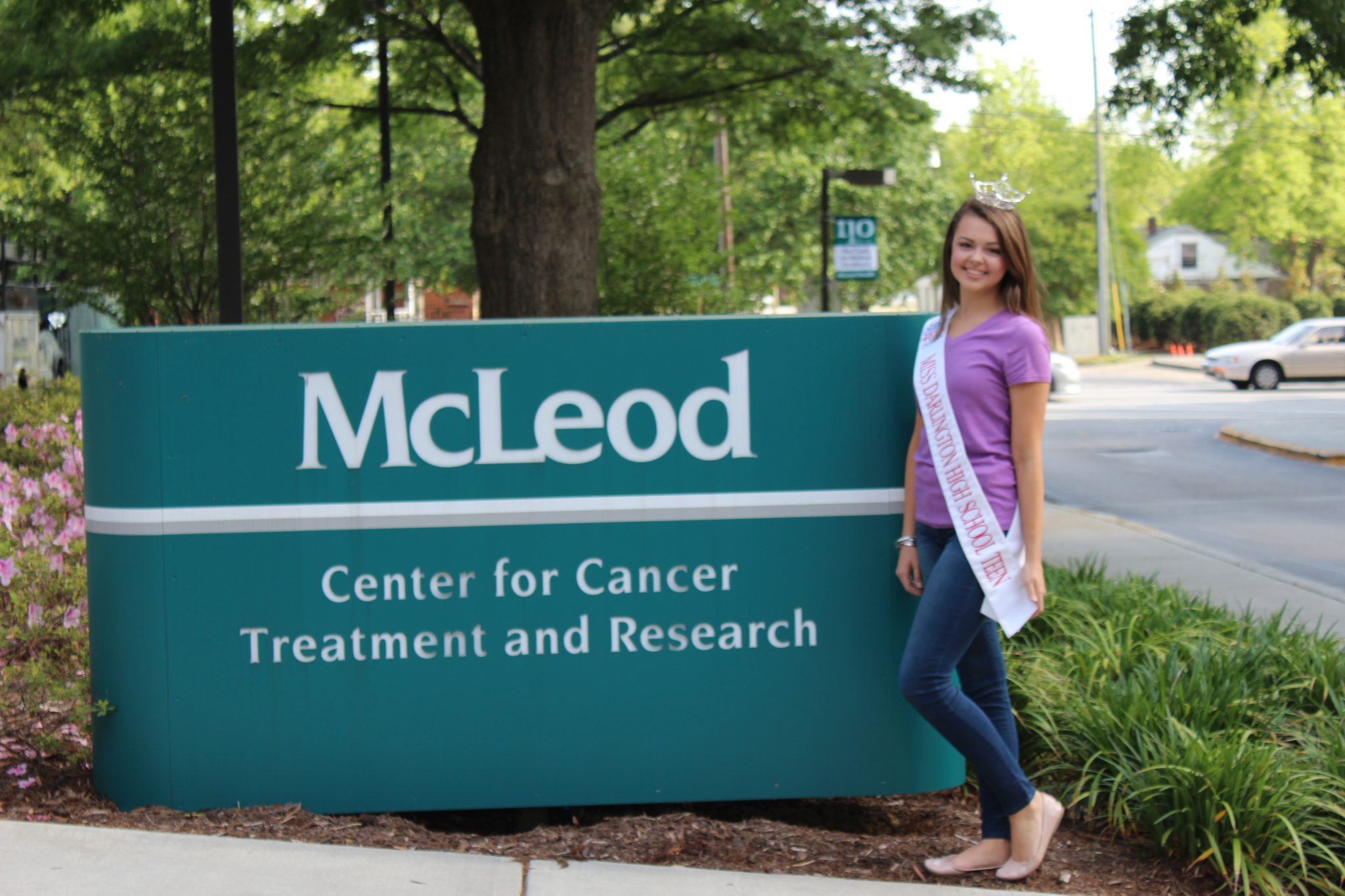 Goodwin Delivers Bags To Oncology Unit