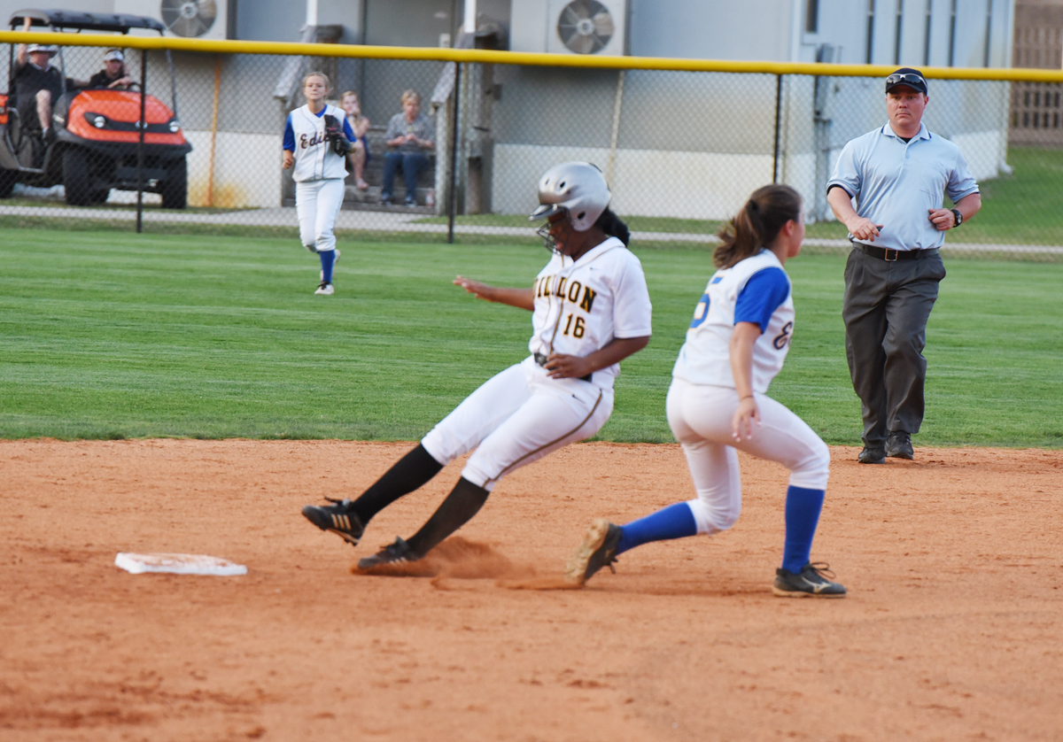 PHOTO GALLERY: Lady Wildcats Win Over Edisto