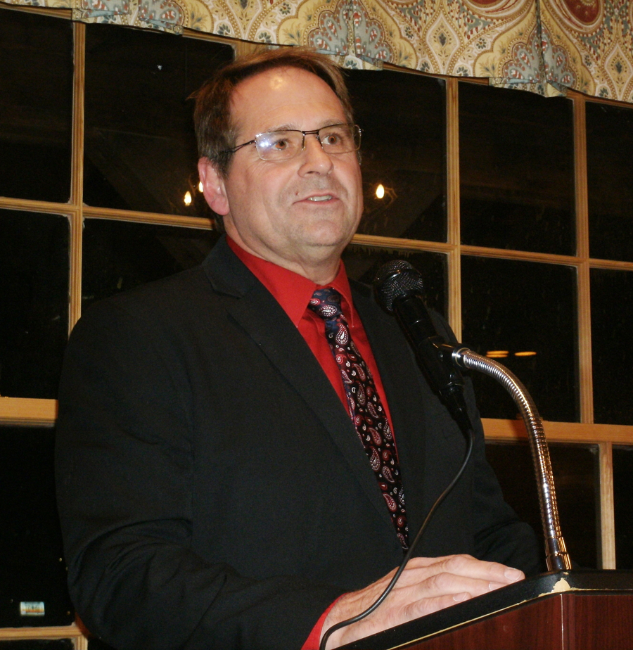 Dr. Kyle Wagner Speaks At Chamber Banquet About NETC In Dillon County