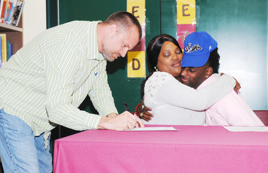 DCS Football Player Signs With St. Andrew’s College