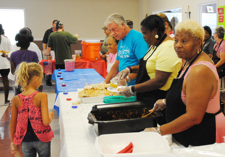 PHOTO GALLERY: Salkehatchie Campers Fed