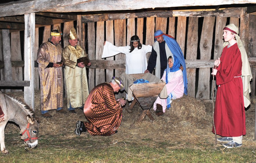 PHOTO GALLERY: Live Nativity Held
