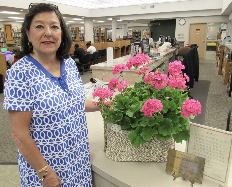 Glove And Trowel Garden Club Celebrates National Garden Week