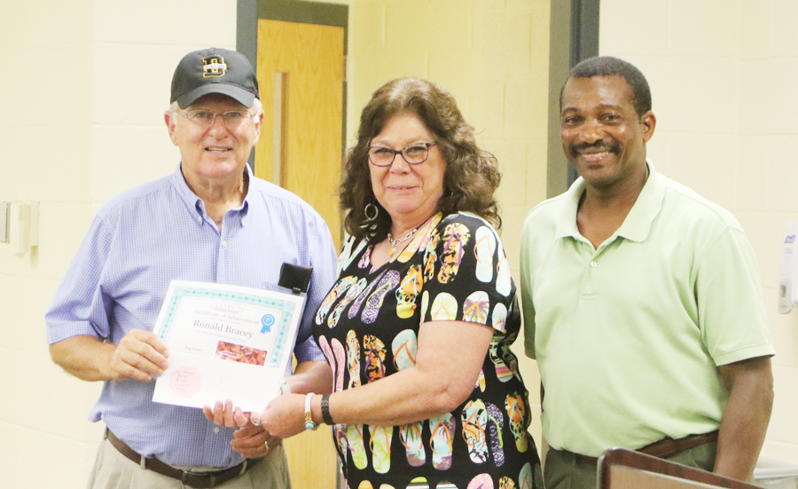 Ronnie Bracey Wins Tomato Contest