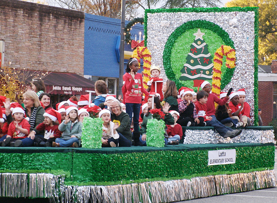 PHOTO GALLERY AND VIDEO: Town Of Latta Christmas Parade