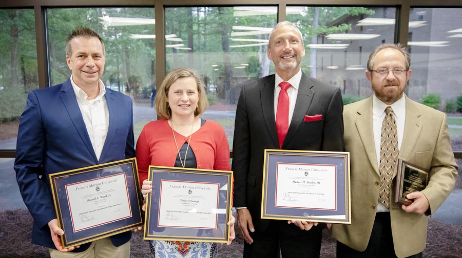 FMU Faculty Members Honored At Awards Dinner