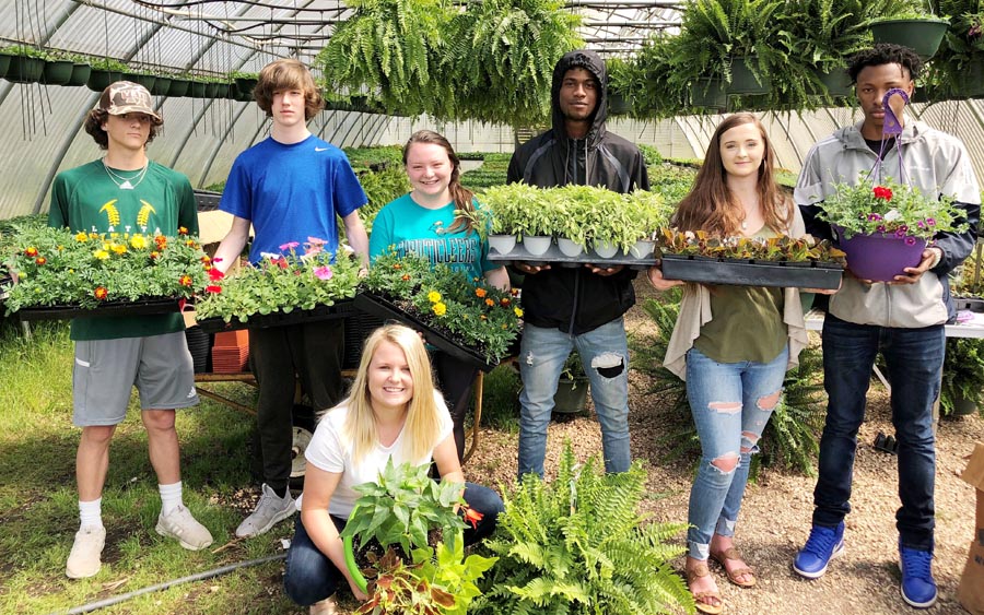 Latta Agricultural Education Students Learning At Greenhouse
