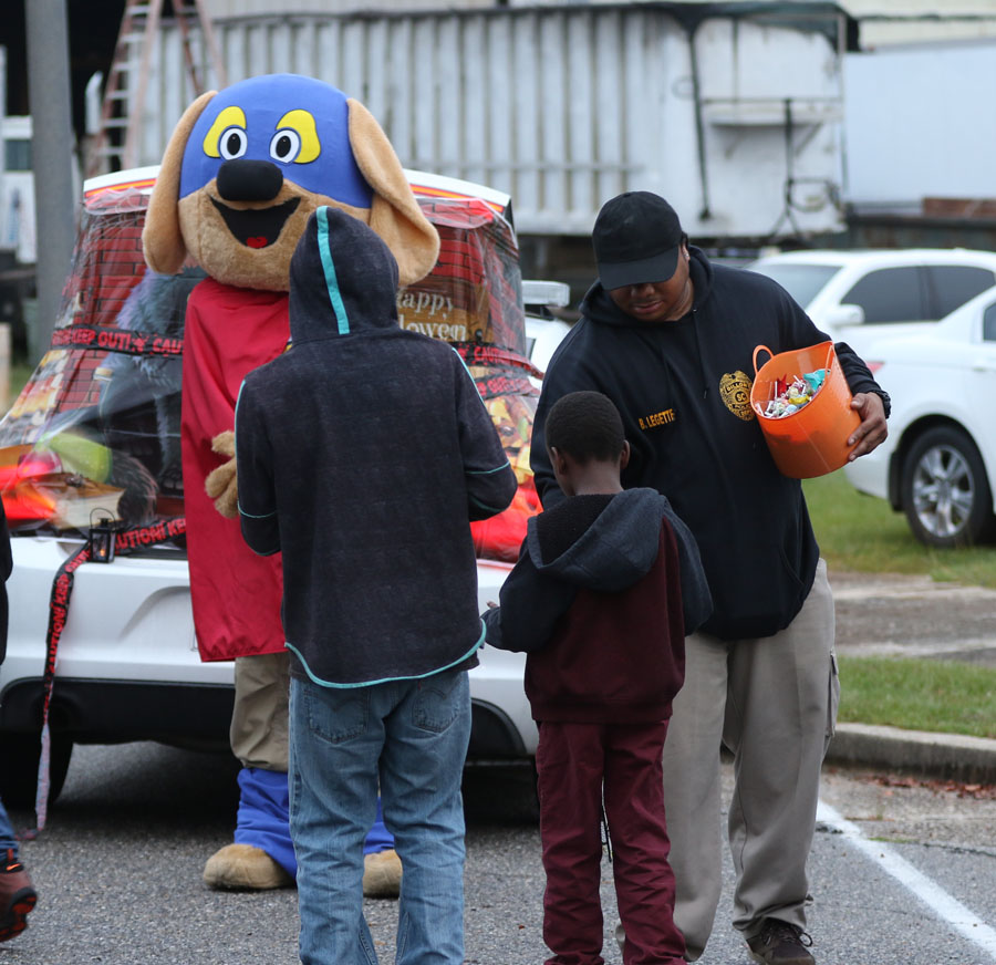 PHOTO GALLERY: City Of Dillon Police Department Trunk-Or-Treat
