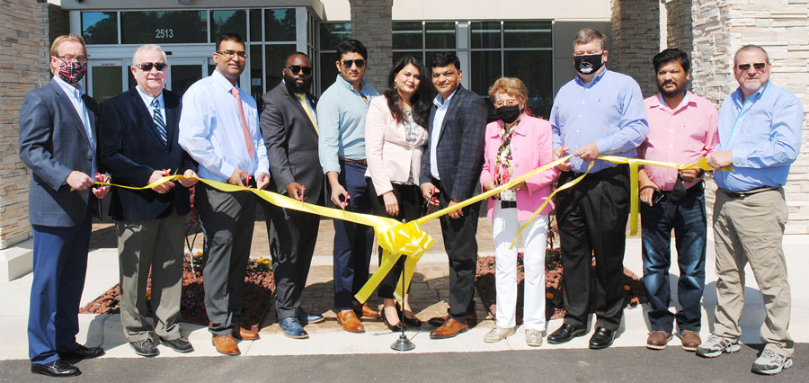 Ribbon Cut On New Holiday Inn Express & Suites (with photo gallery)