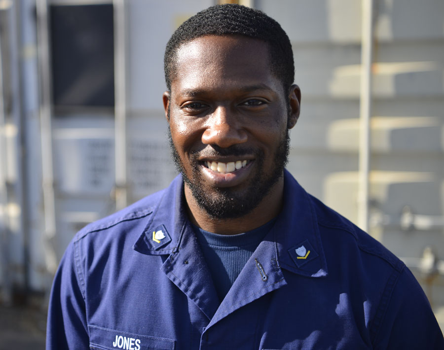 Darius Jones Assisting With Humanitarian Efforts Along Southwest Border