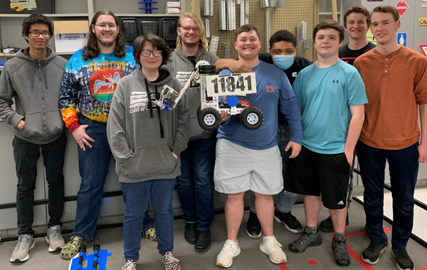 LHS Robotics Team Qualifies For State Competition