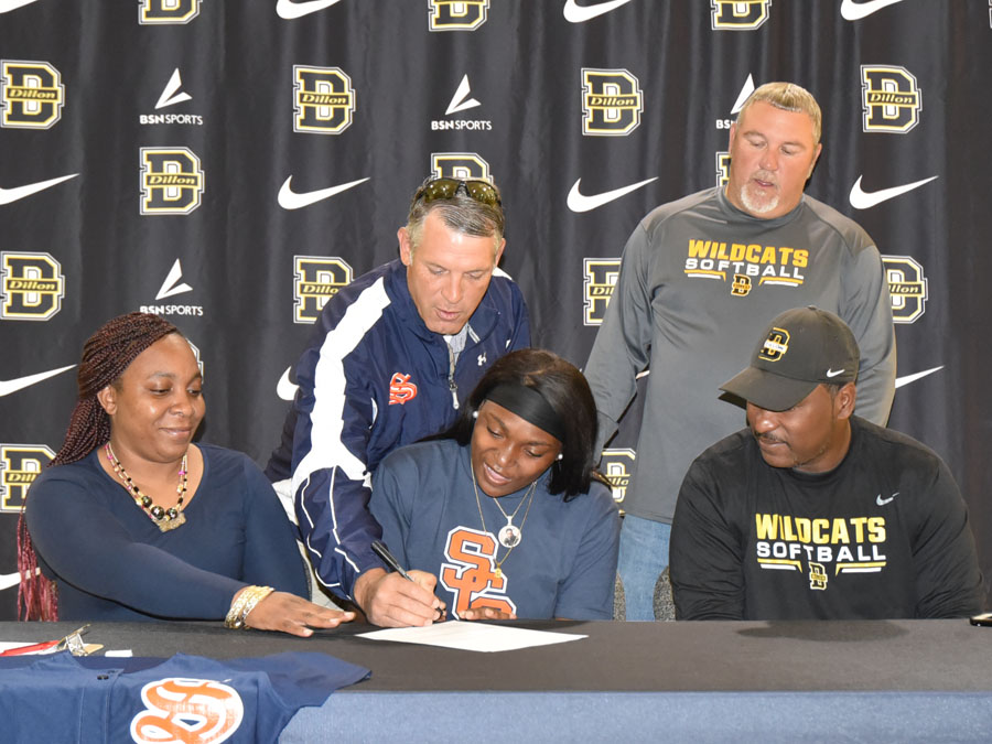 Jenascia Lester Signs With Southeastern Community College