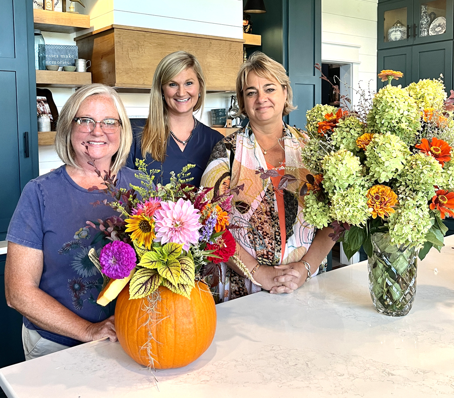 Magnolia Garden Club Enjoys Program On Pumpkin Arranging