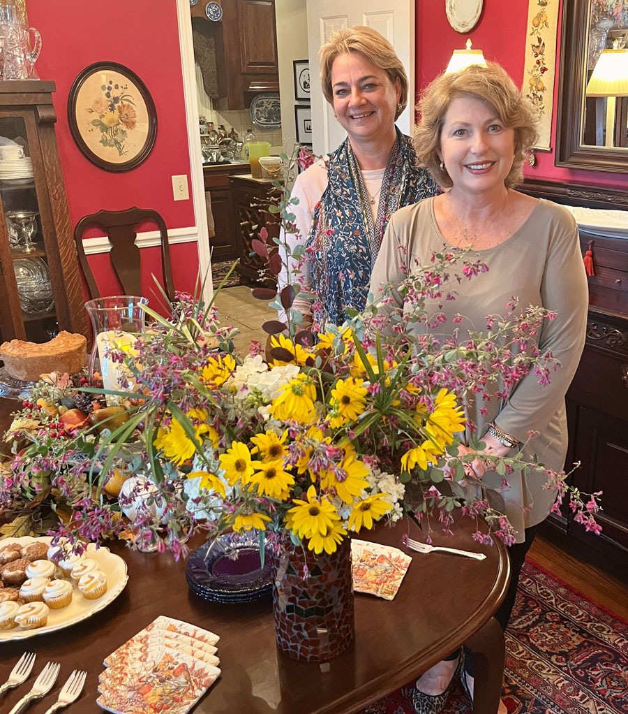 Magnolia Garden Club Holds October Meeting