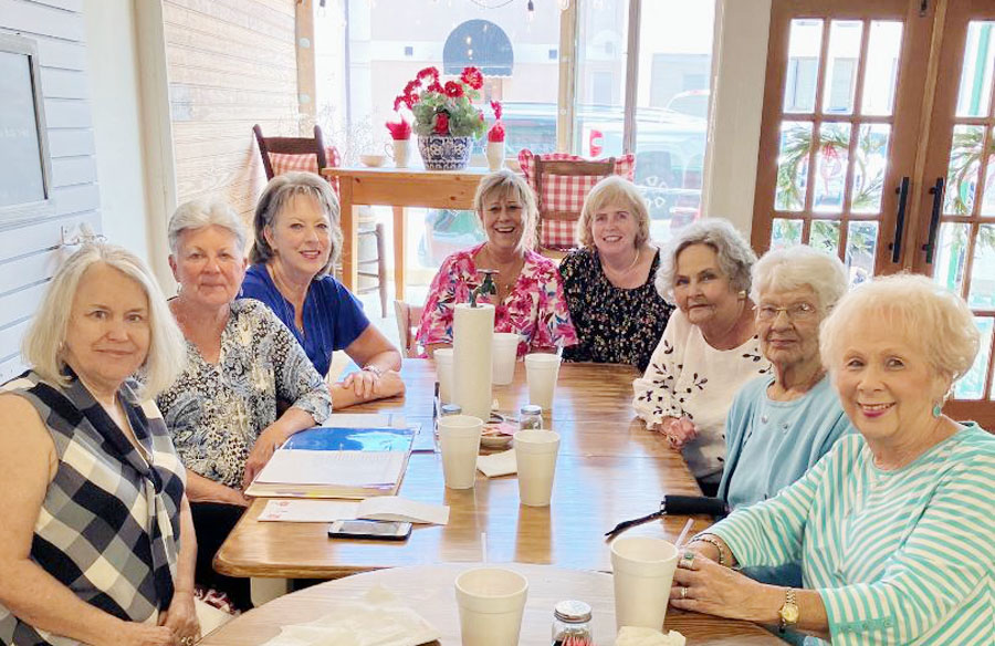 Dogwood Garden Club Holds Spring Luncheon