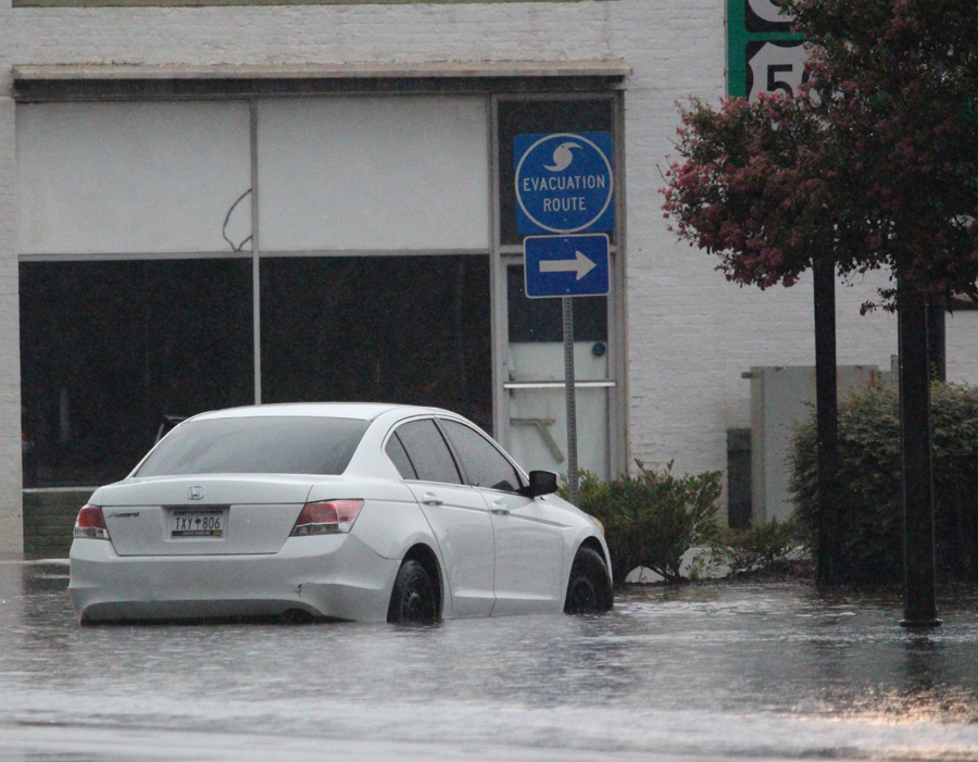 Car Floods At 301 And Main