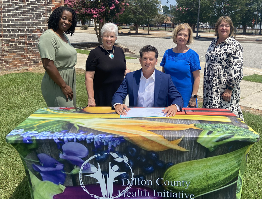 Dillon Mayor Signs National Farmers Market Week Proclamation