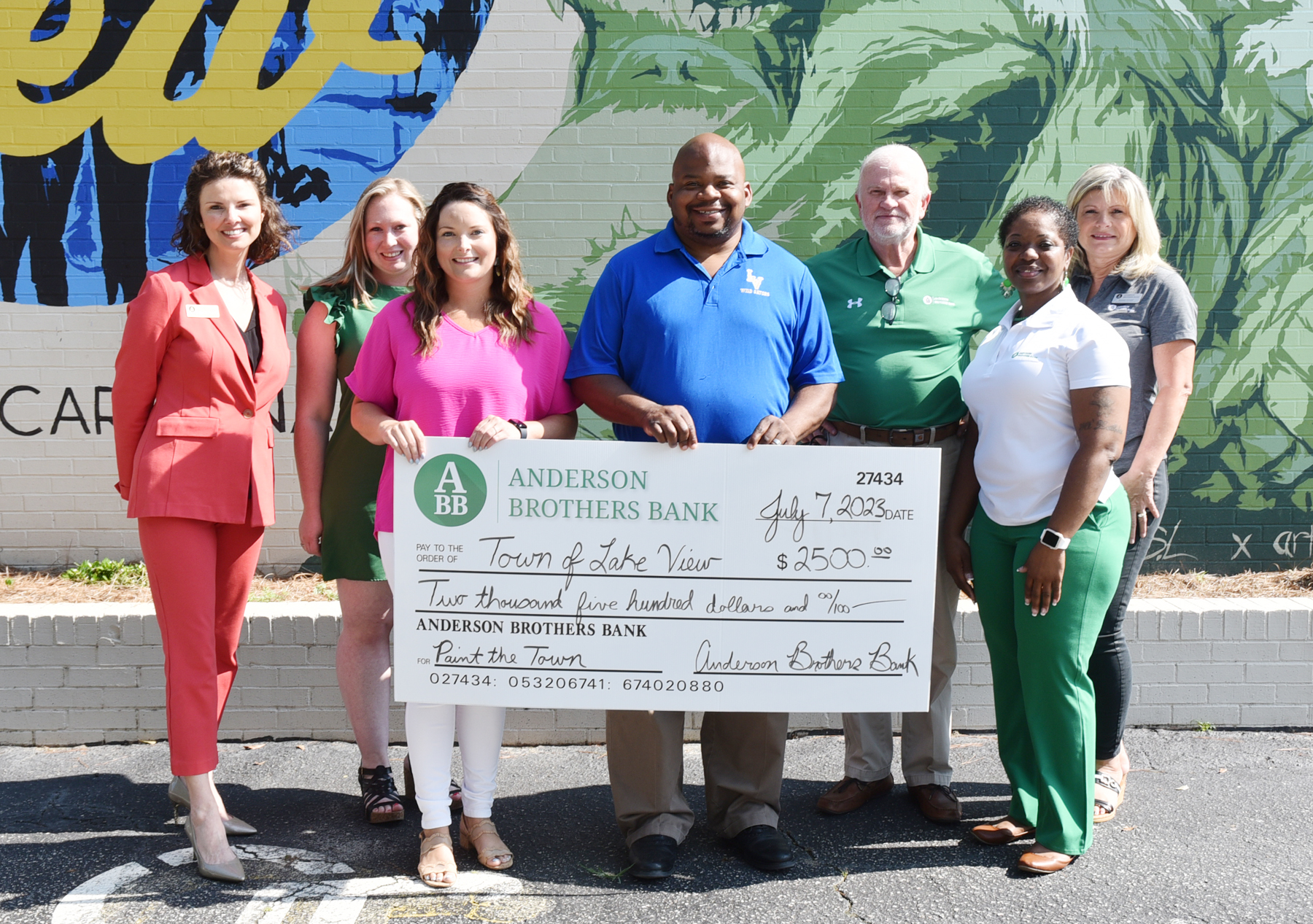 ABB Donates To Lake View’s ‘Paint The Town’ Project