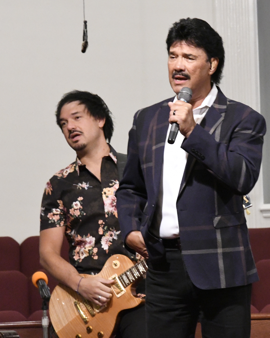 Ivan Parker Performs At East Dillon Baptist Church (with photo gallery)