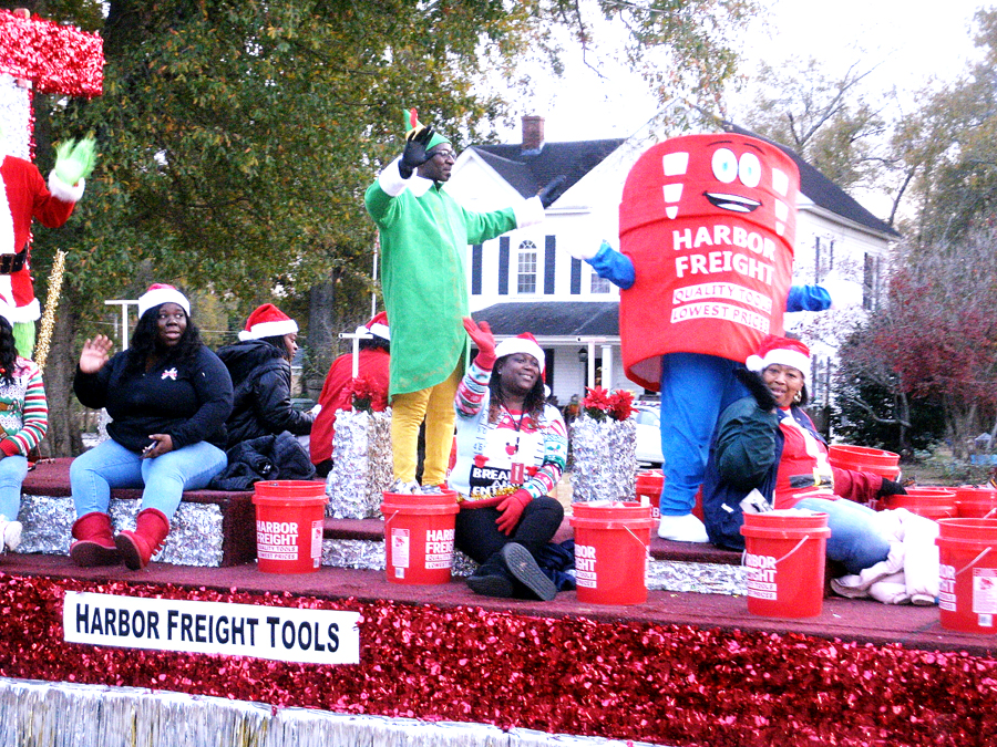 PHOTO GALLERY: Dillon Christmas Parade Kicks Off Holiday Season