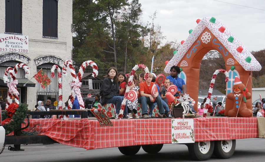 PHOTO GALLERY: Lake View Christmas Parade 2023 Held