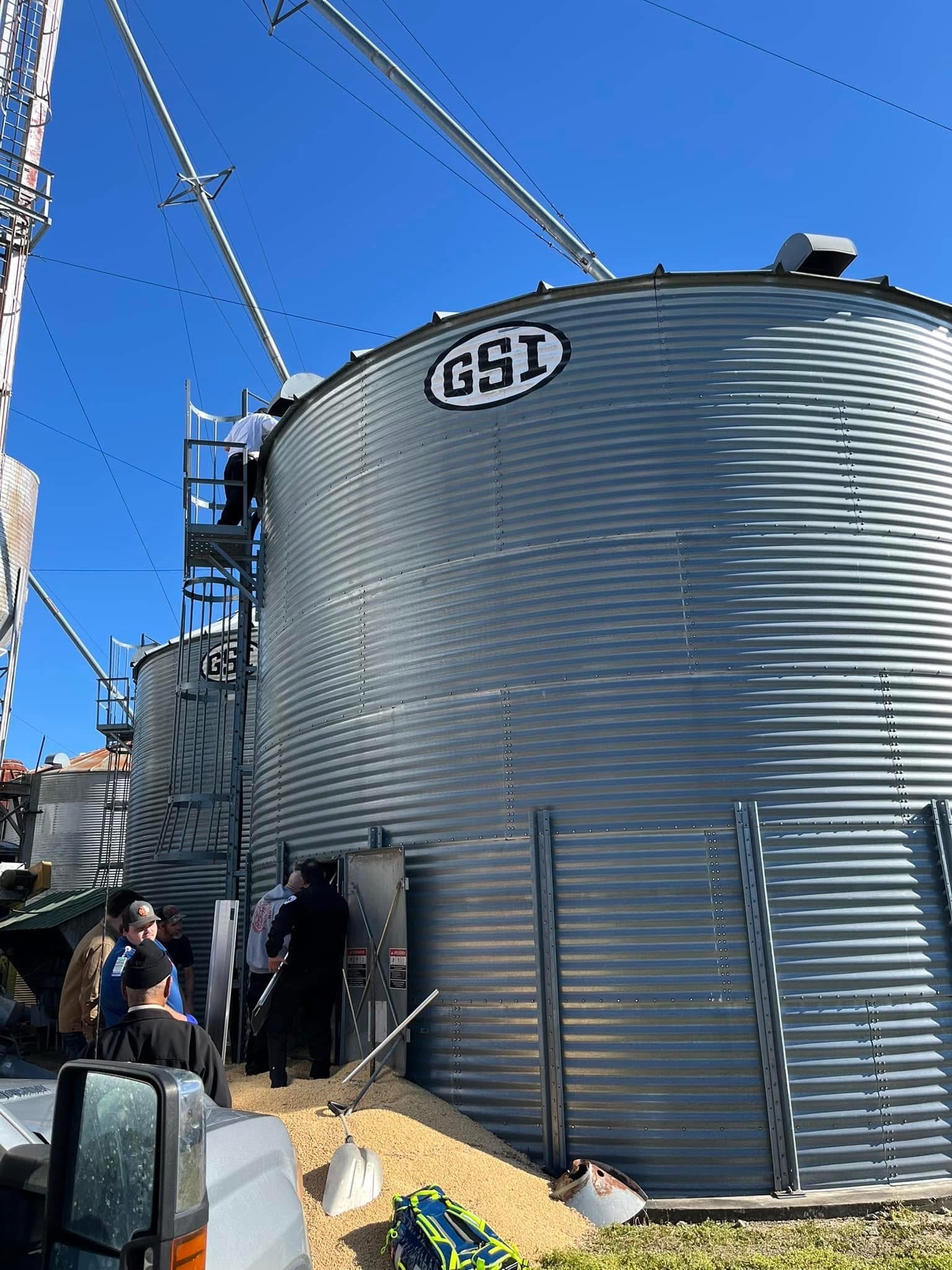 Crews Rescued Man Trapped In Farm Grain Bin In Dillon County